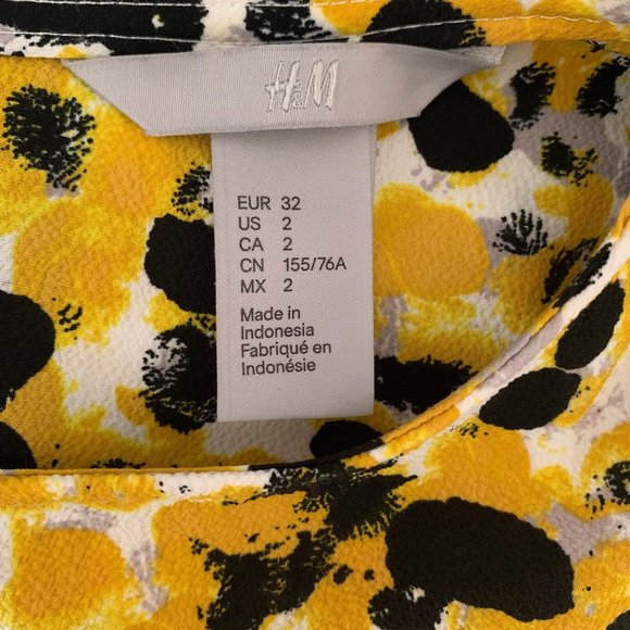 H&M 3/4 Sleeve Dot Shift Dress - Picture 3 of 3